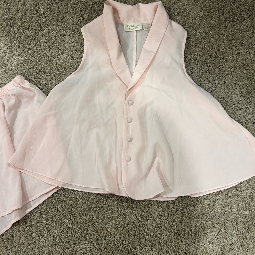 Victoria’s Secret gold label Button-Up Top and sleep short (set)